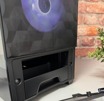 Ryzen 7 7800X3D\32GB\RTX 3080\SSD\1000W Zdroj - 11