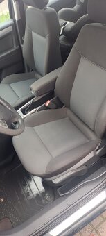 Zafira automat 7 miest nová STK - 11