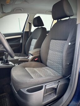 ŠKODA OCTAVIA COMBI 1.6 MPi - 11