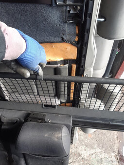 AUDI A6 C5 - sedačky + roleta - 11