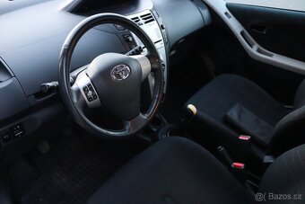 Toyota Yaris 1.3 64kw, servisovaná, nebouraná, 127 000km - 11