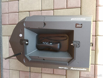 Zavážacia lodička Assassin s GPS +Sonar+ v cene dve náhradné - 11