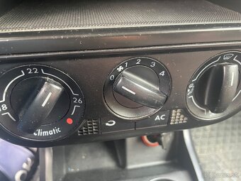 Volkswagen FOX - 11