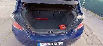 Opel Astra 2011 benzín - 11