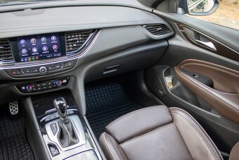 Opel Insignia 2.0 Turbo 230k S&S GSi 4x4 A/T - 11