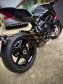 MV Agusta Brutale 800 - 11