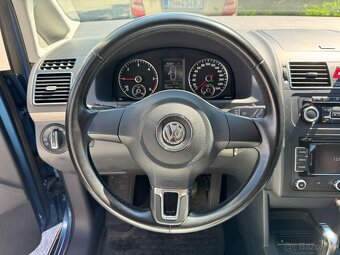 Volkswagen Touran Cross - 11