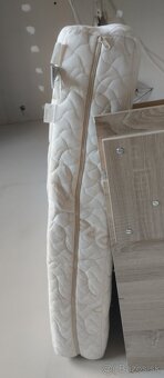 Posteľ 200 x 90 s roštom a matracom - 11