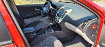 Kia Ceed 1.6 92kw 2009, červená metalíza - 11