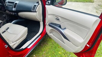 Mitsubishi Outlander 2.0DI-D 4x4 - 11
