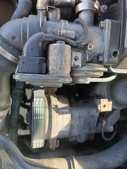 Predám BMW E60 530d Touring, automat - 11