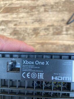 Xbox one X - 1000 GB + ovladač + 2x nová hra - 11