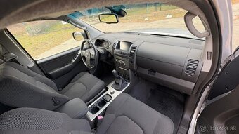 Nissan Navara 2.5 dCI MT6 4x4 Doublecab + Hardtop - 11