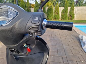 Piaggio Liberty S 125 IGET Sport 11k (benzín) "možný úver" - 11