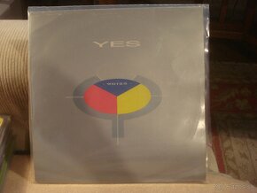 LP YES J.STARSHIP HOLLIES ACDC ACCEPT STEPPENWOLF QUEEN - 11