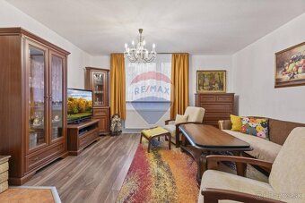 PREDAJ : REZERVOVANÉ - 4 izb. Rodinný dom 185 m2, kompletná  - 11