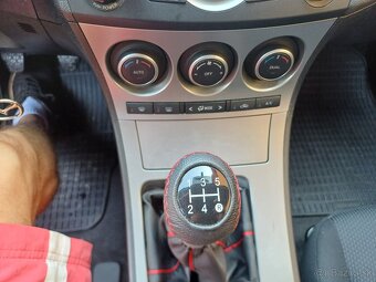 Mazda 3---1.6i-benzin--77Kw-105Ps-najazdené.-157300km - 11