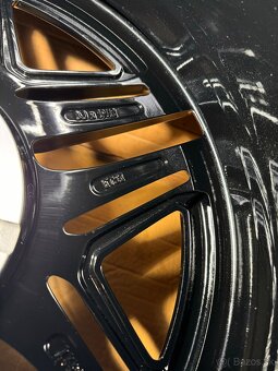 ORIG.MERCEDES V-class AMG W447 R19 245/45/19 NOVE - 11