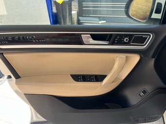 VW Touareg 4.2 TDI V8 250kW EXCLUSIVE Panorama ACC WEBASTO - 11