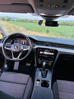 Volkswagen Passat 2.0 TDI DSG /VIRTUAL - 11