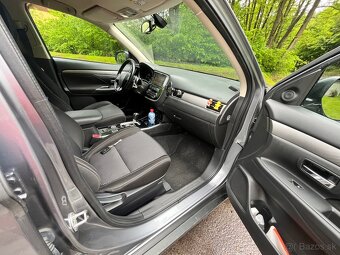 Mitsubishi Outlander 2.2 DI-D AT 4x4 2017 plna historia - 11