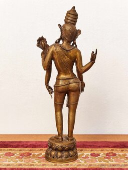Bronzová socha bodhisattvu Avalókitéšvary (Padmapáni) - 11