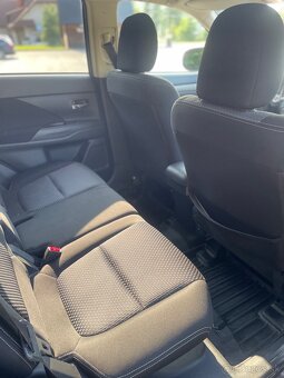 Mitsubishi Outlander 2.2 DI-D 4WD, 7-miestny, 2015 - 11