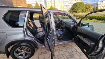 Nissan X-trail 2.0dci 4x4 platinum automat - 11