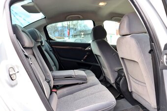 Peugeot 407 2.0 HDi Premium FAP - 11