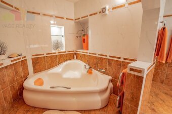 Krásny 7-izbový dom, 328 m² + 1389 m² pozemok, Trebostovo, o - 11
