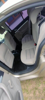 Škoda Octavia II 1.6 benzín - Ambiente - 11