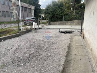 Rodinný dom v procese rekonštrukcie pred dokončením v Podbre - 11