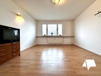 REZERVOVANÉ Predaj, 4 izbový byt - loggia, pivnica a klimat - 11