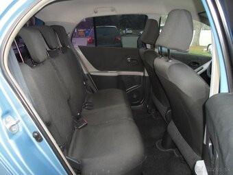 Toyota Yaris 1.3 VVT-I Terra 64kW klima - 11
