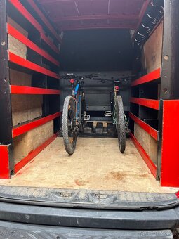 Mercedes-Benz Sprinter - 11