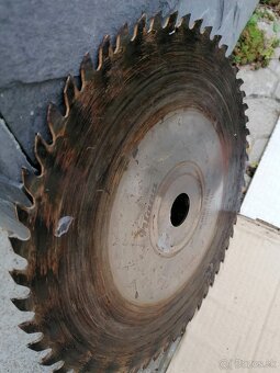 Elektromotor a pílové kotúče - 11