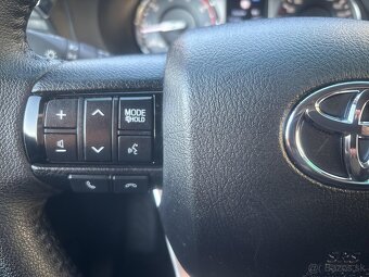 Toyota Hilux Toyota Hilux Executive + naviják, hardtop - 11