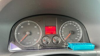VW TOURAN 1,9 TDI 77kW na predaj - 11