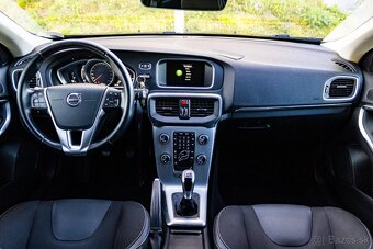 Volvo V40 D3 2.0L 150k Momentum - 11