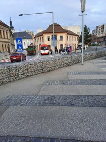 Prenajom obchodného priestoru s parkovanim v centre Trencina - 11