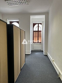 Kancelársky priestor s vlastným zázemím na prenájom - 107 m2 - 11