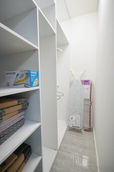 2i byt v novostavbe na Kolibe 58 m2 a 48m2 terasa - 11