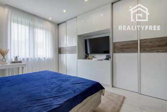 Na predaj 4- izbový rodinný dom s dvojgarážou a záhradným do - 11