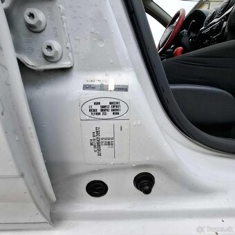 Dacia Duster 1,6 zdvihák ZŤP - 11