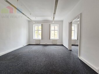 Na prenájom administratívny priestor, 137 m², Jakubovo nám., - 11