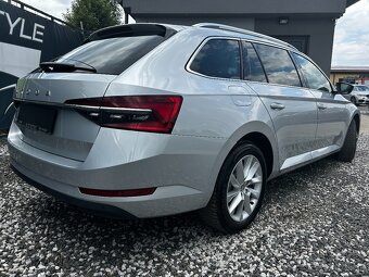 Škoda Superb Combi 2.0 TDI - 11