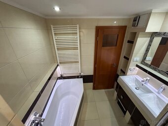 3-izbový priestranný byt - 11