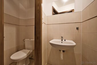 Prenájom kancelárie v centre Trnavy–Hviezdoslavovo námestie - 11