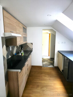 Na predaj: Rodinný dom s jedinečným príbehom a veľkým potenc - 11