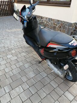 APRILIA SR 50 - 11